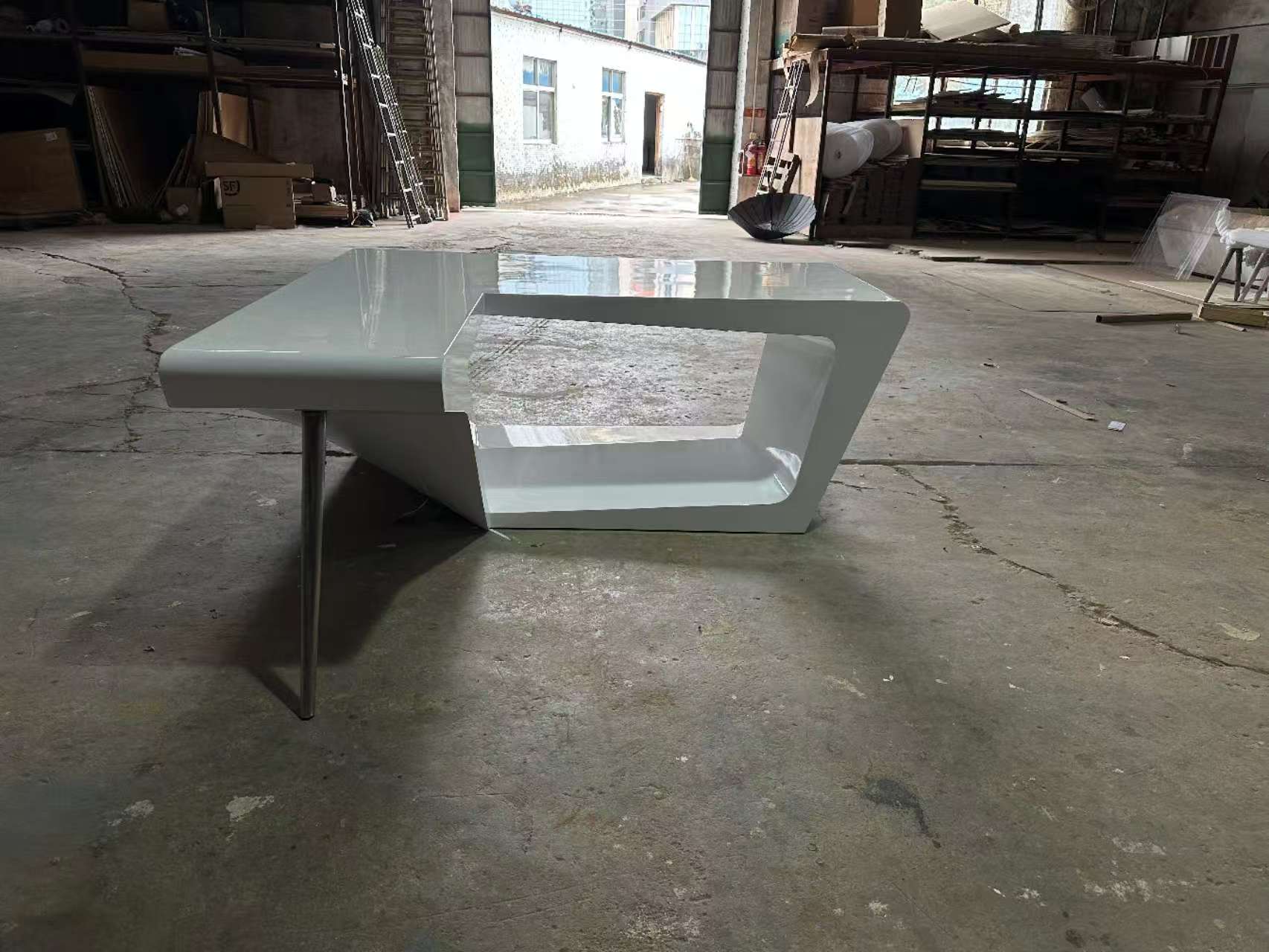 Modern special-shaped desk