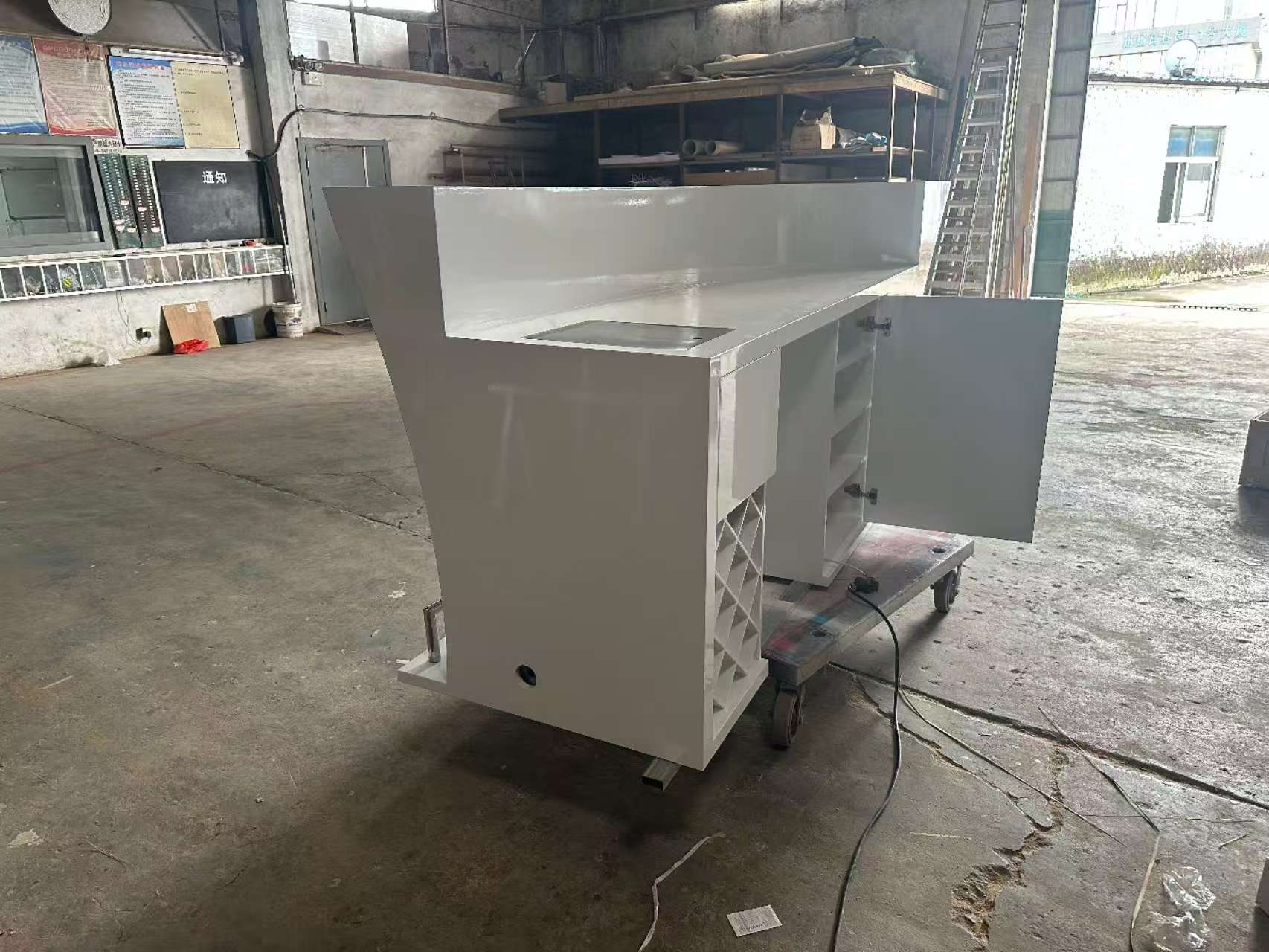 LED striped boat-shaped bar