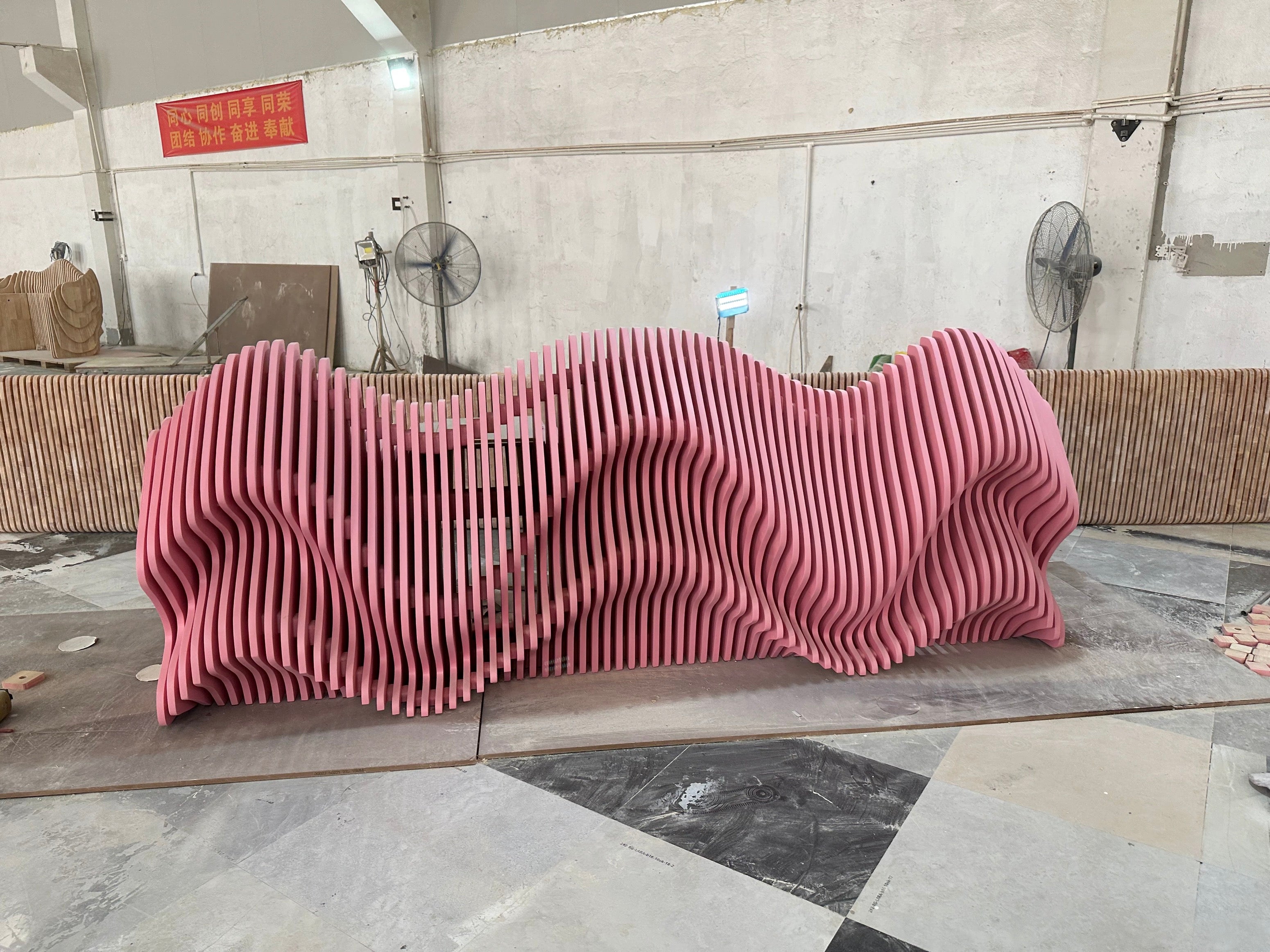 Slice-type wooden reception desk