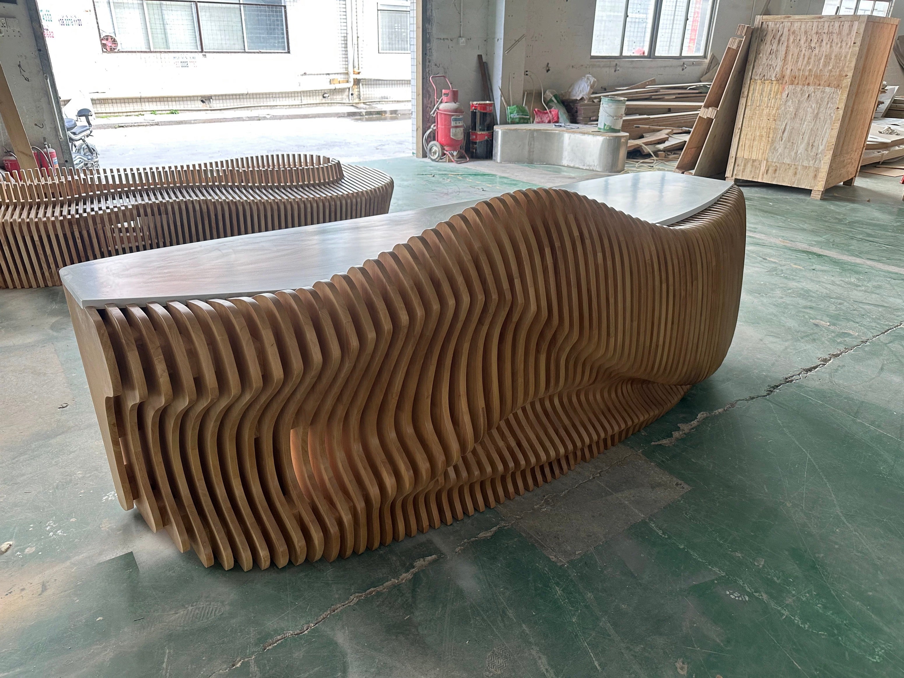 Slice-type wooden reception desk