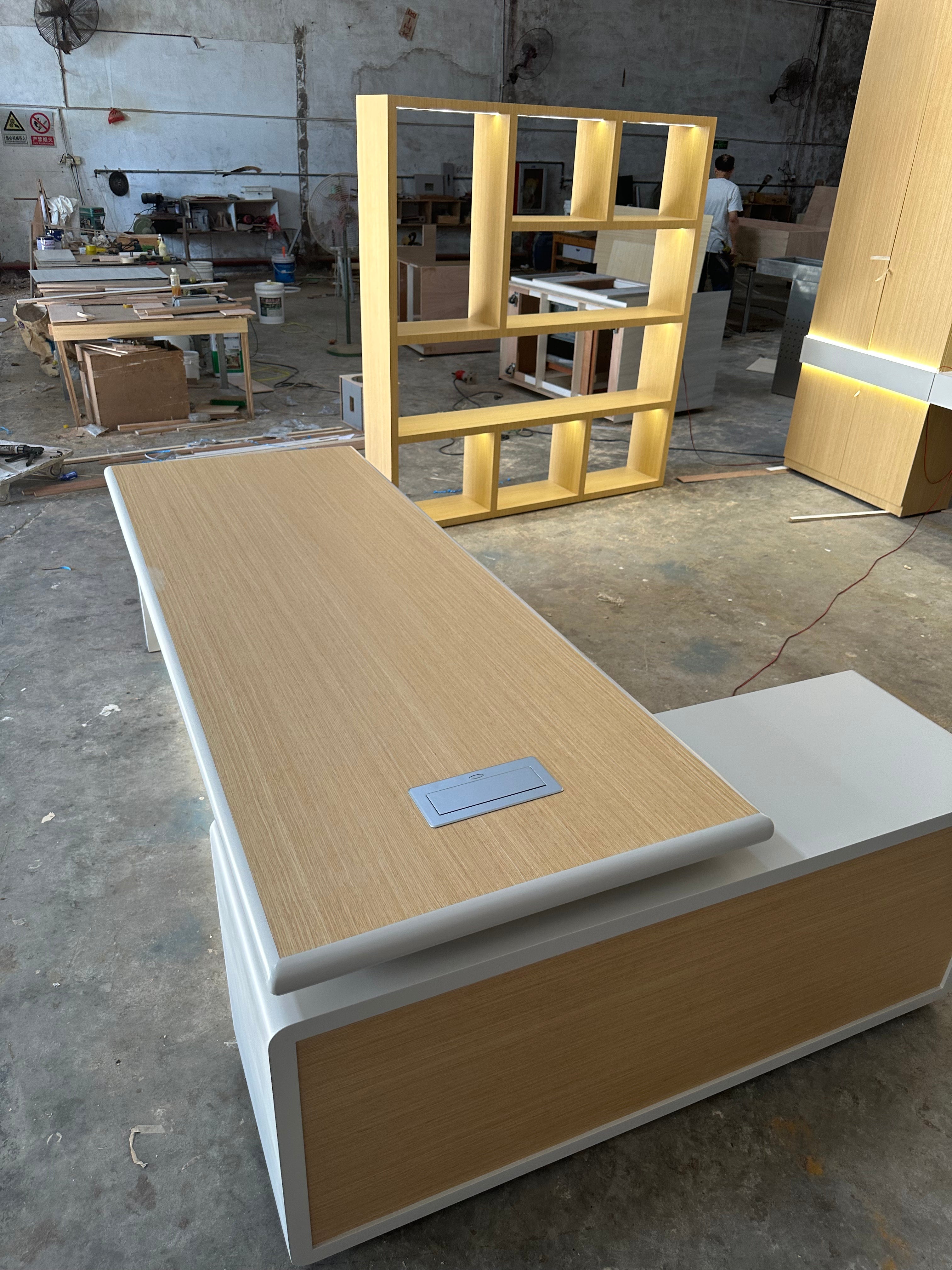 Modern wooden full set design desk