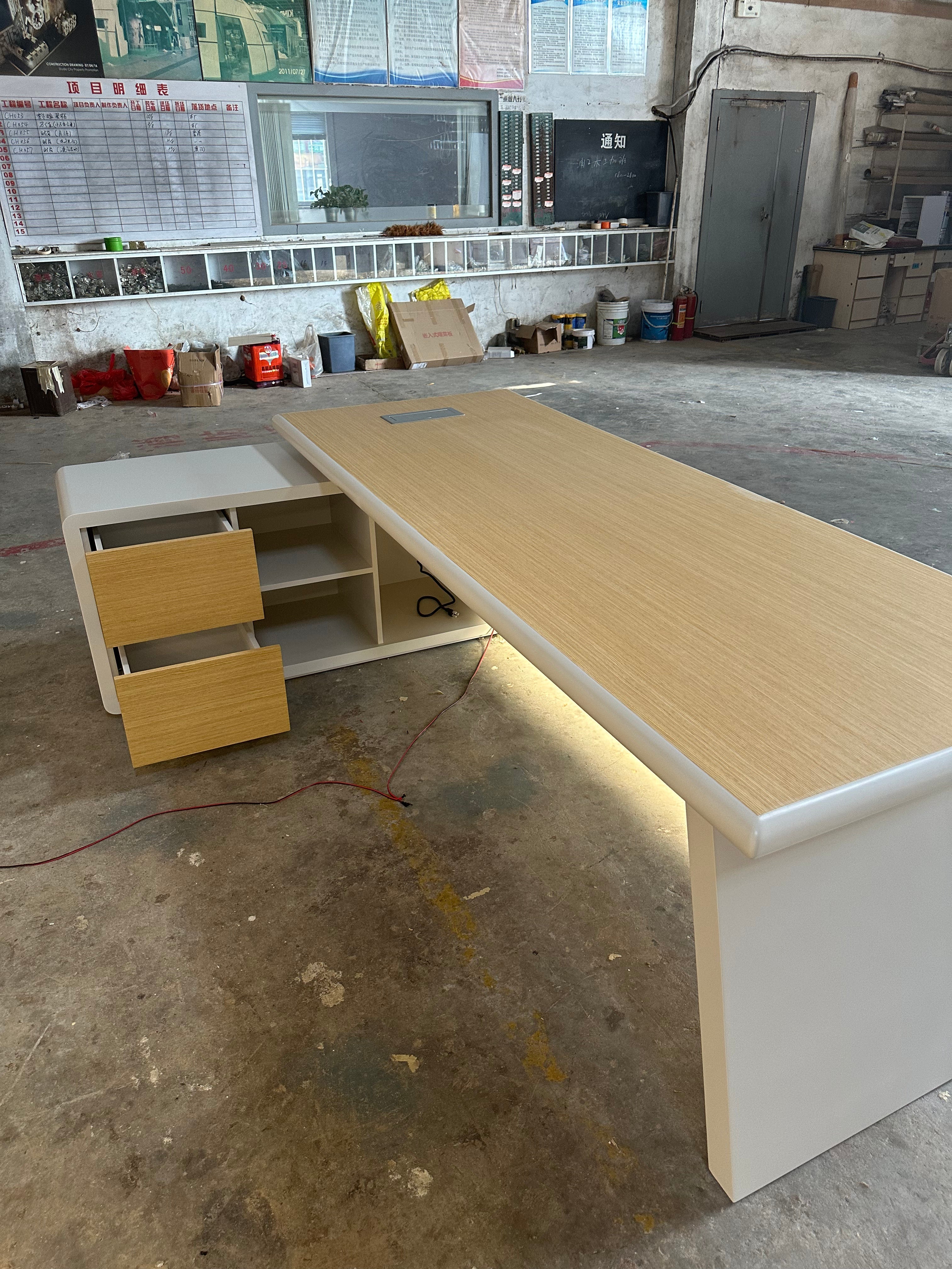 Modern wooden full set design desk