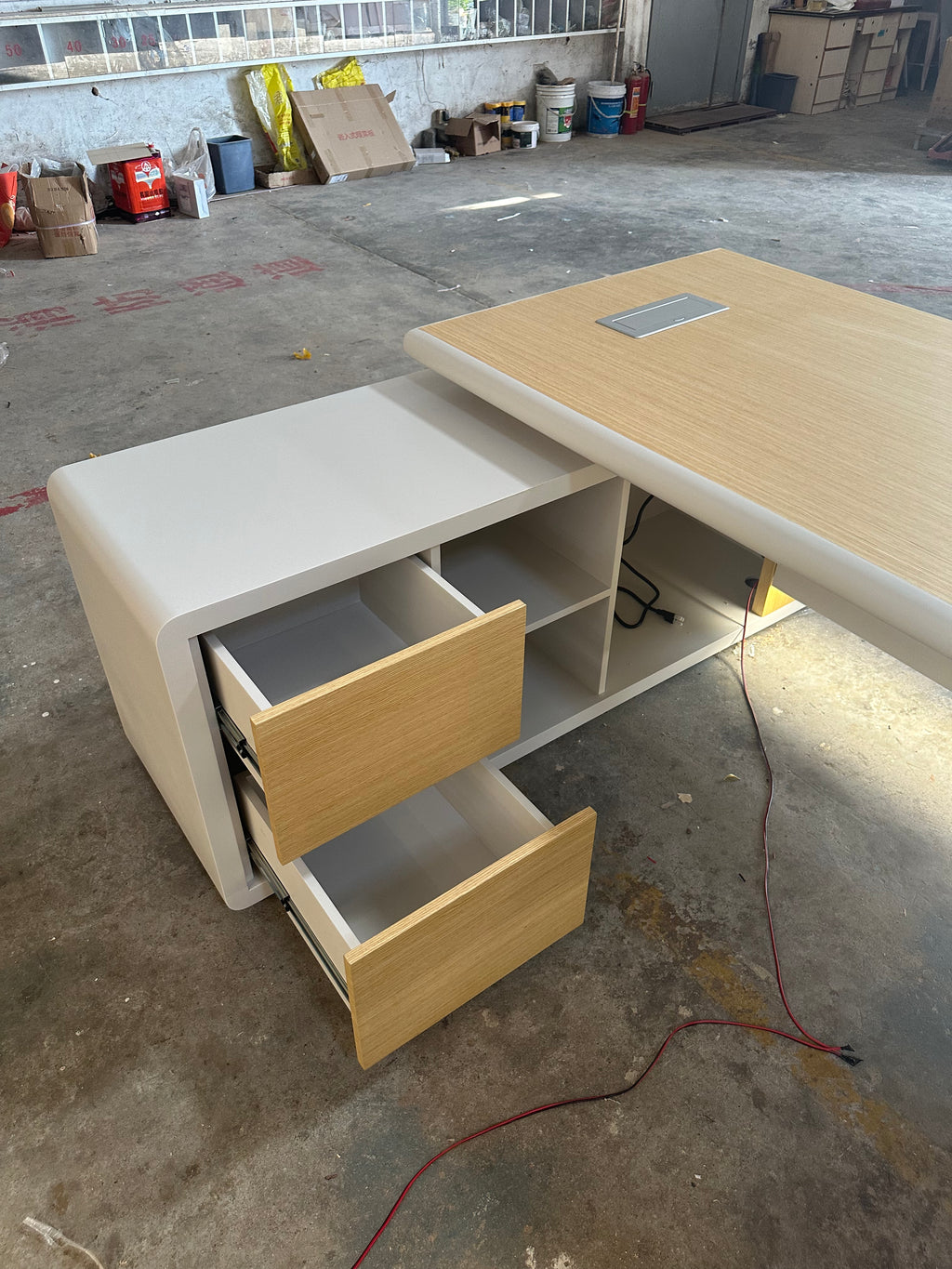 Modern wooden full set design desk