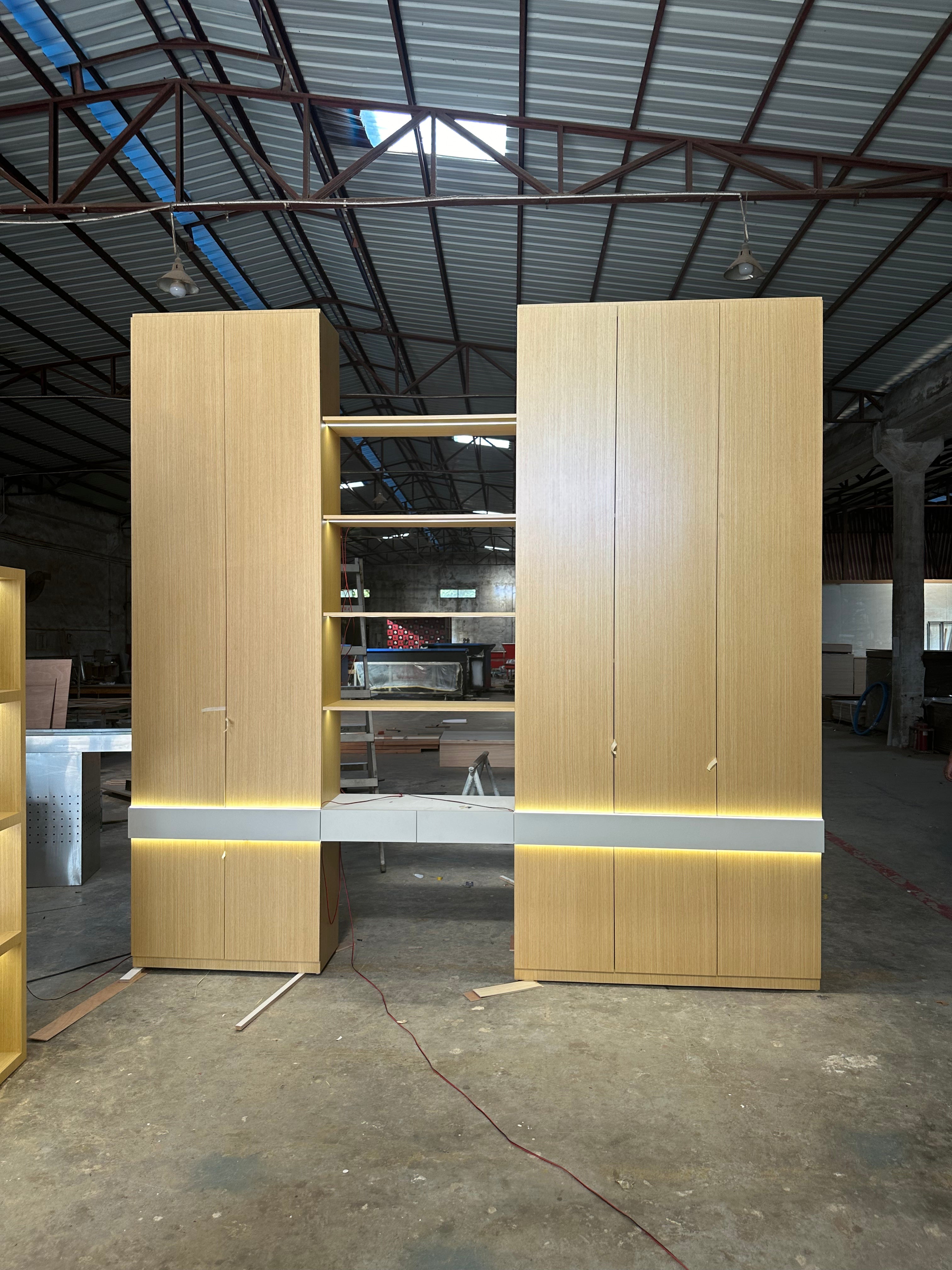 Modern wooden full set design desk