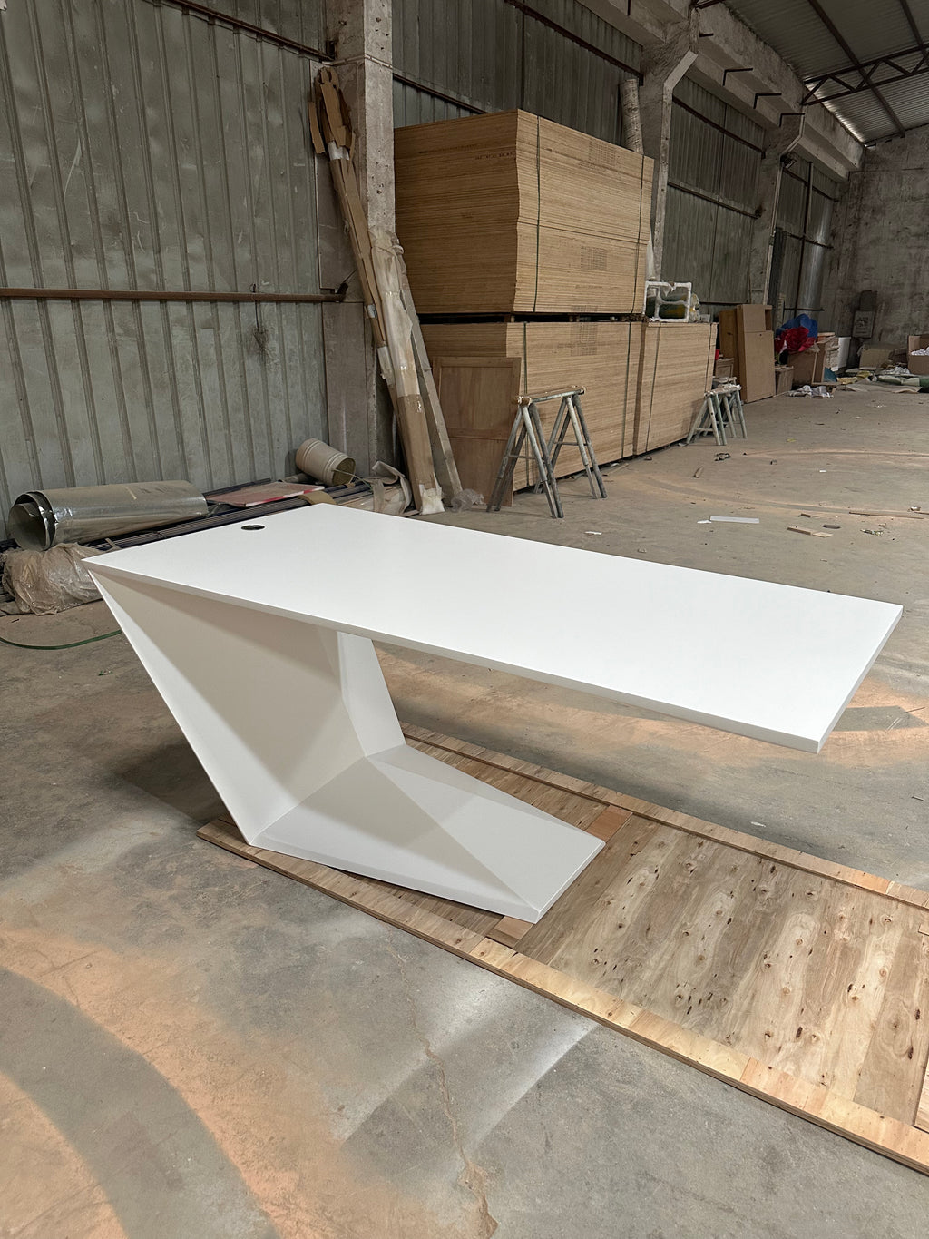 European Best-Seller: Z-Shaped Office Desk