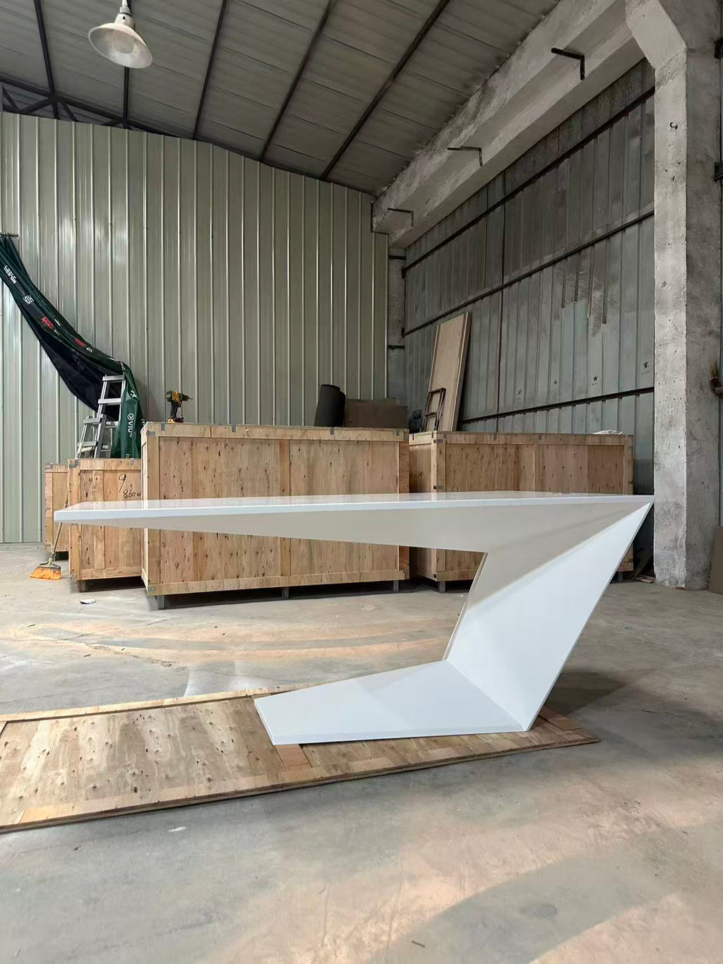 European Best-Seller: Z-Shaped Office Desk
